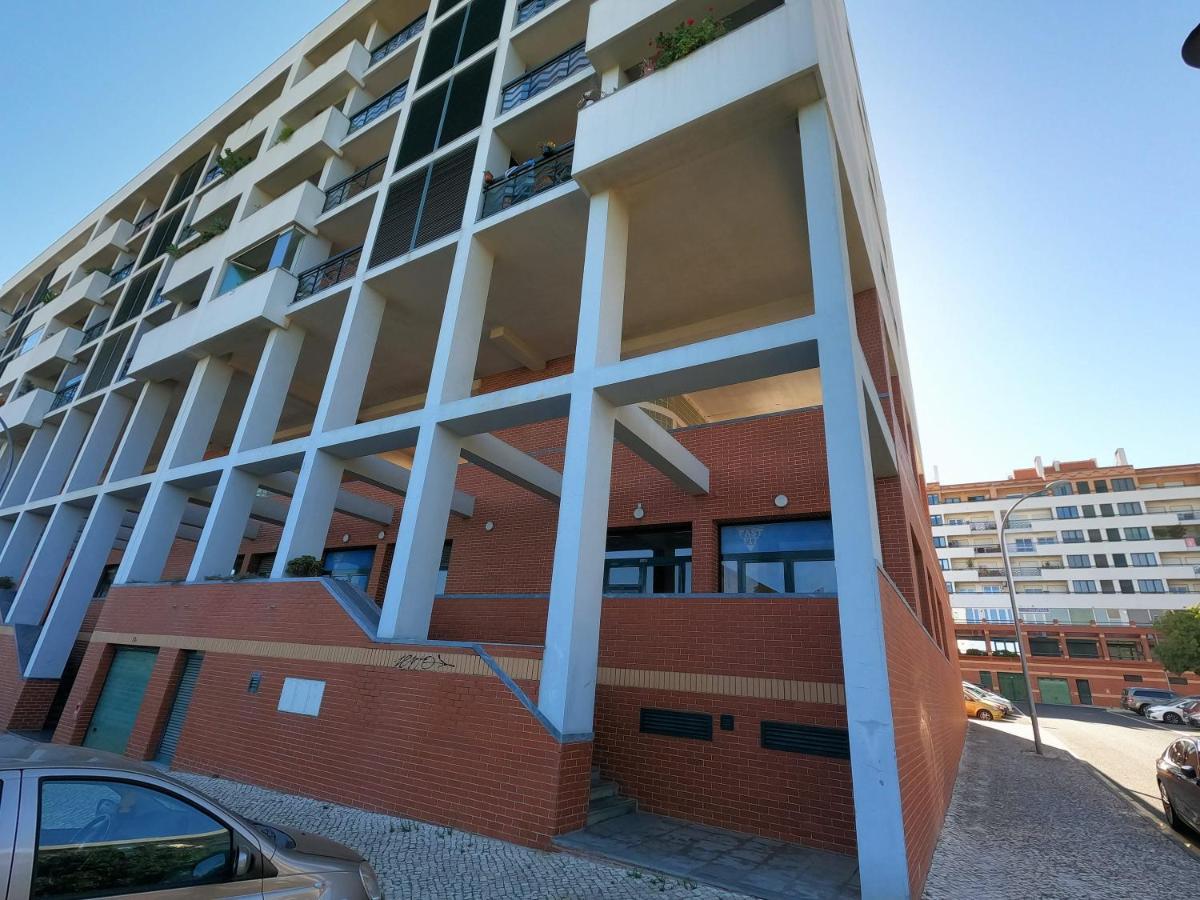 Lisbon 2 Bedroom Apartment With Balcony In Algés Exterior foto